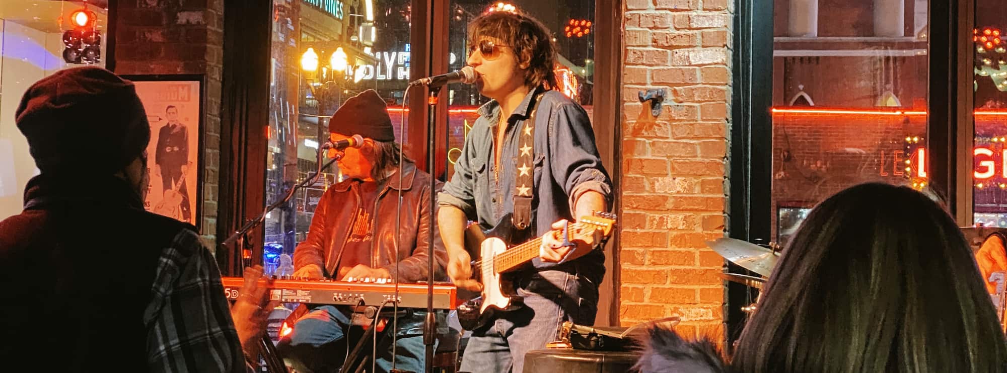 bar singer on guitar in Youngstown